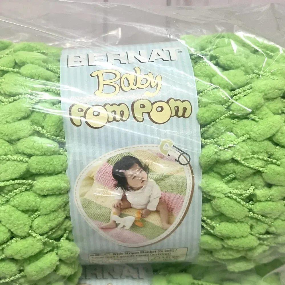 Bernat pom baby